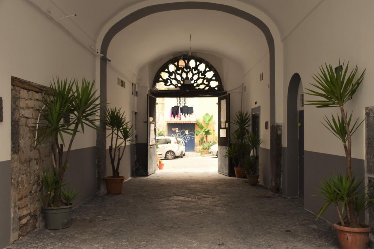 La Cartolina Di Napoli Parking Free Small Car Exterior photo